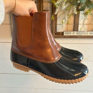 Duck boots